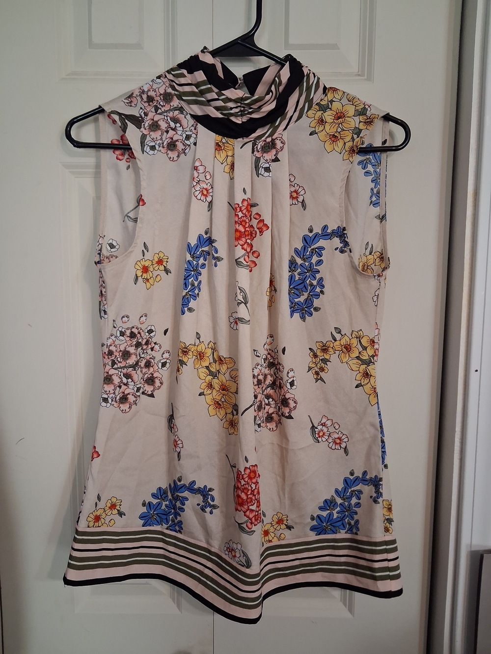 New York & Company Cream Floral Mock Neck Sleeveless Top